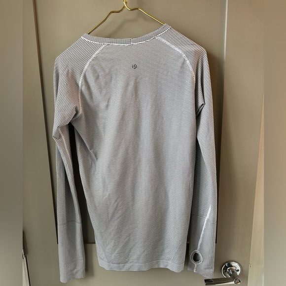 lululemon athletica Gray Long Sleeve Top - Picture 5 of 8
